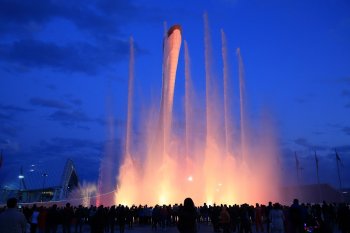 фото поющие фонтаны олимпийский парк